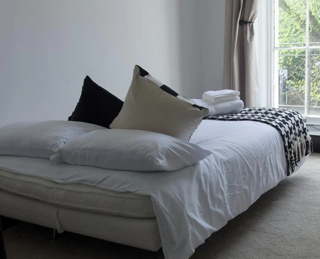1 Bedroom Apartment - The Onyx Cheltenham