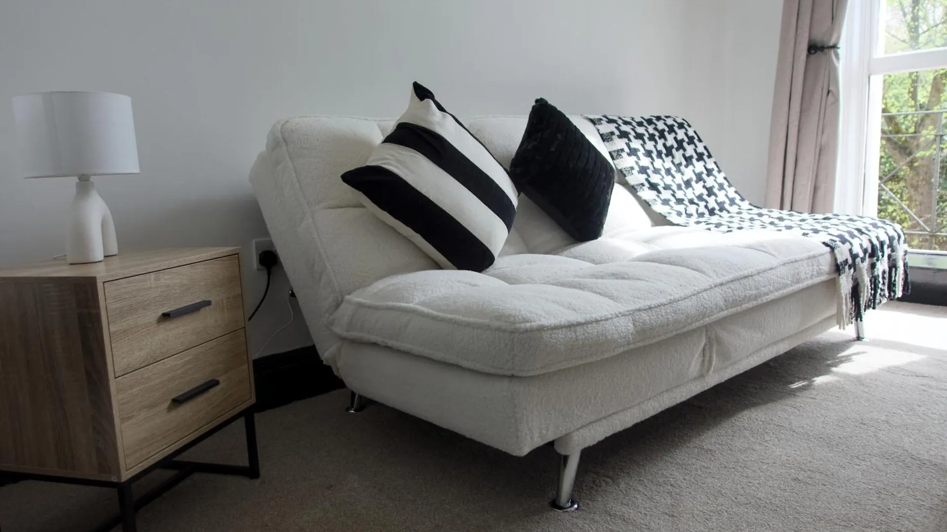 1 Bedroom Apartment - The Onyx Cheltenham