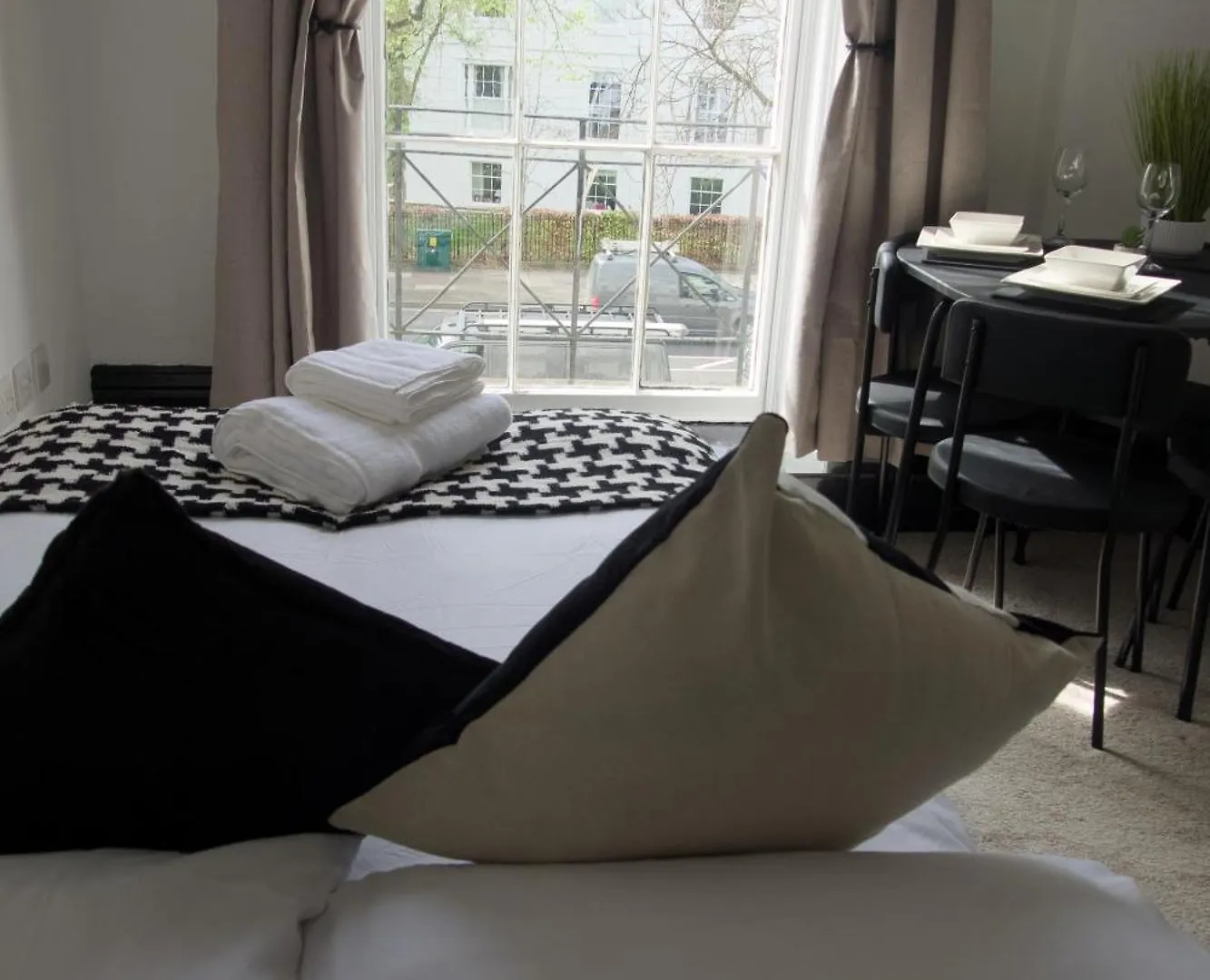1 Bedroom Apartment - The Onyx Cheltenham 0*,  United Kingdom